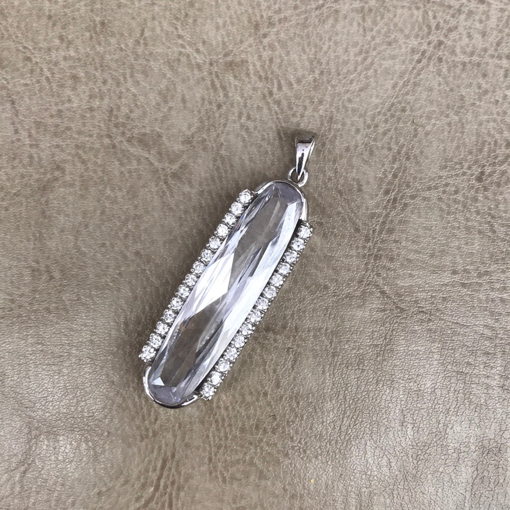 Crystal pendant